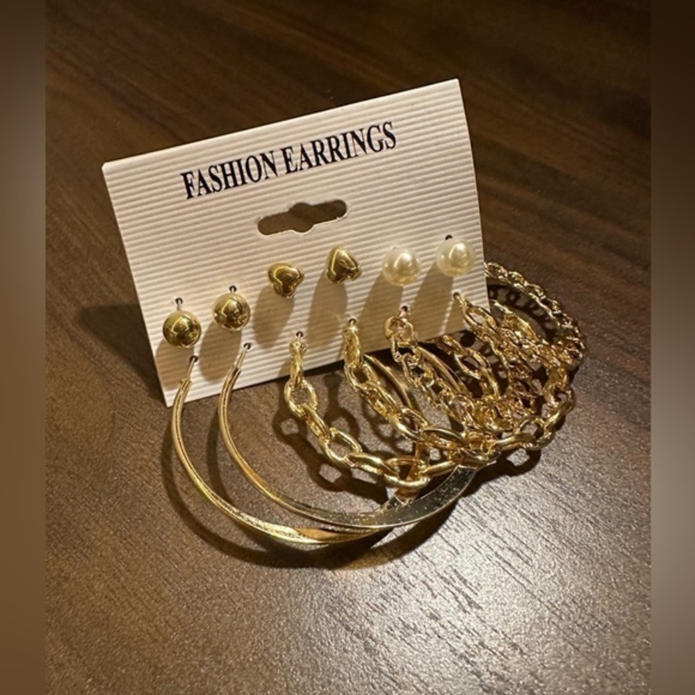 NEW 6 Piece Gold Color Hoop and Stud Earring Set💛